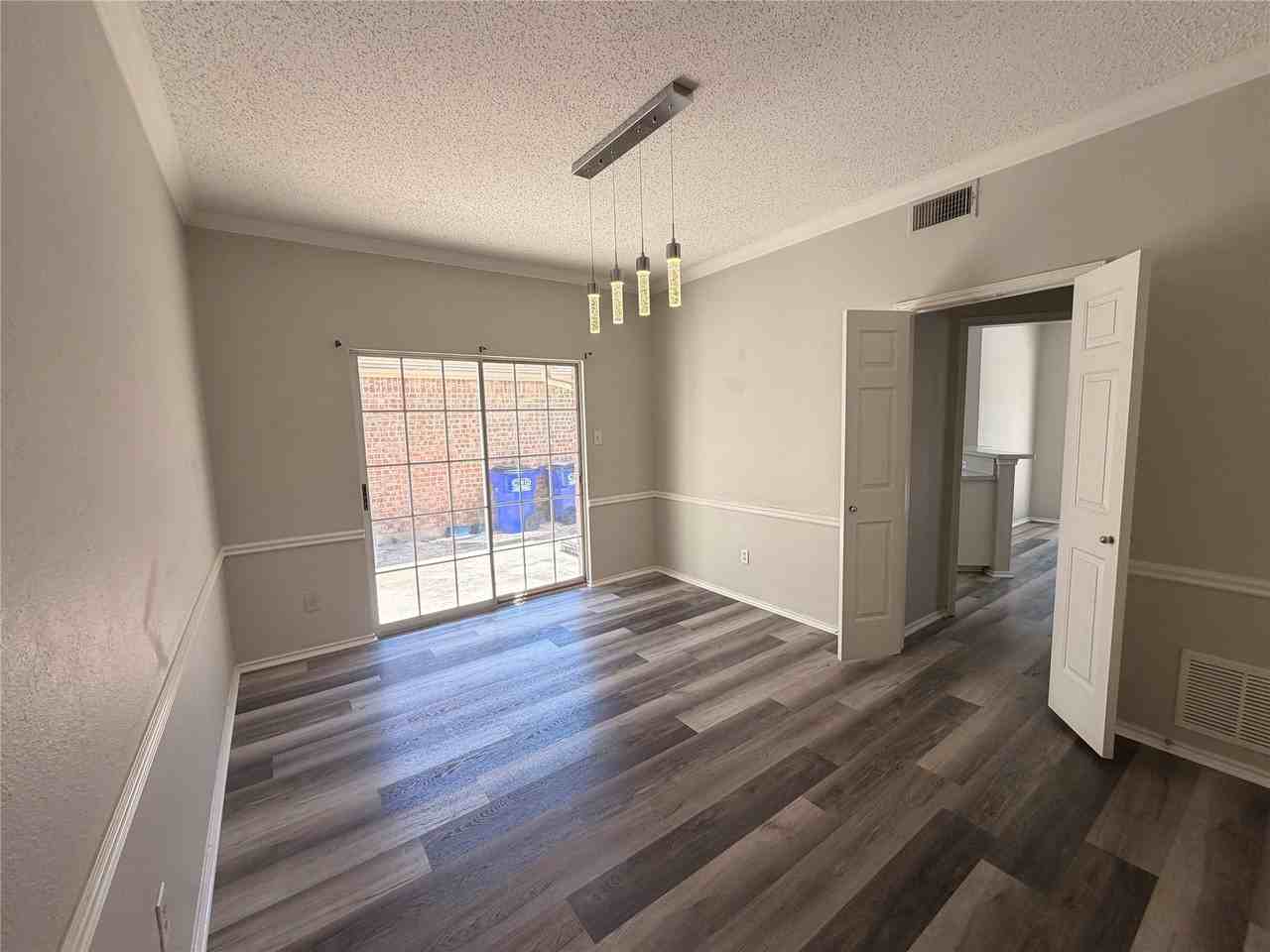 342 Arbor Ct - Photo 3 of 19