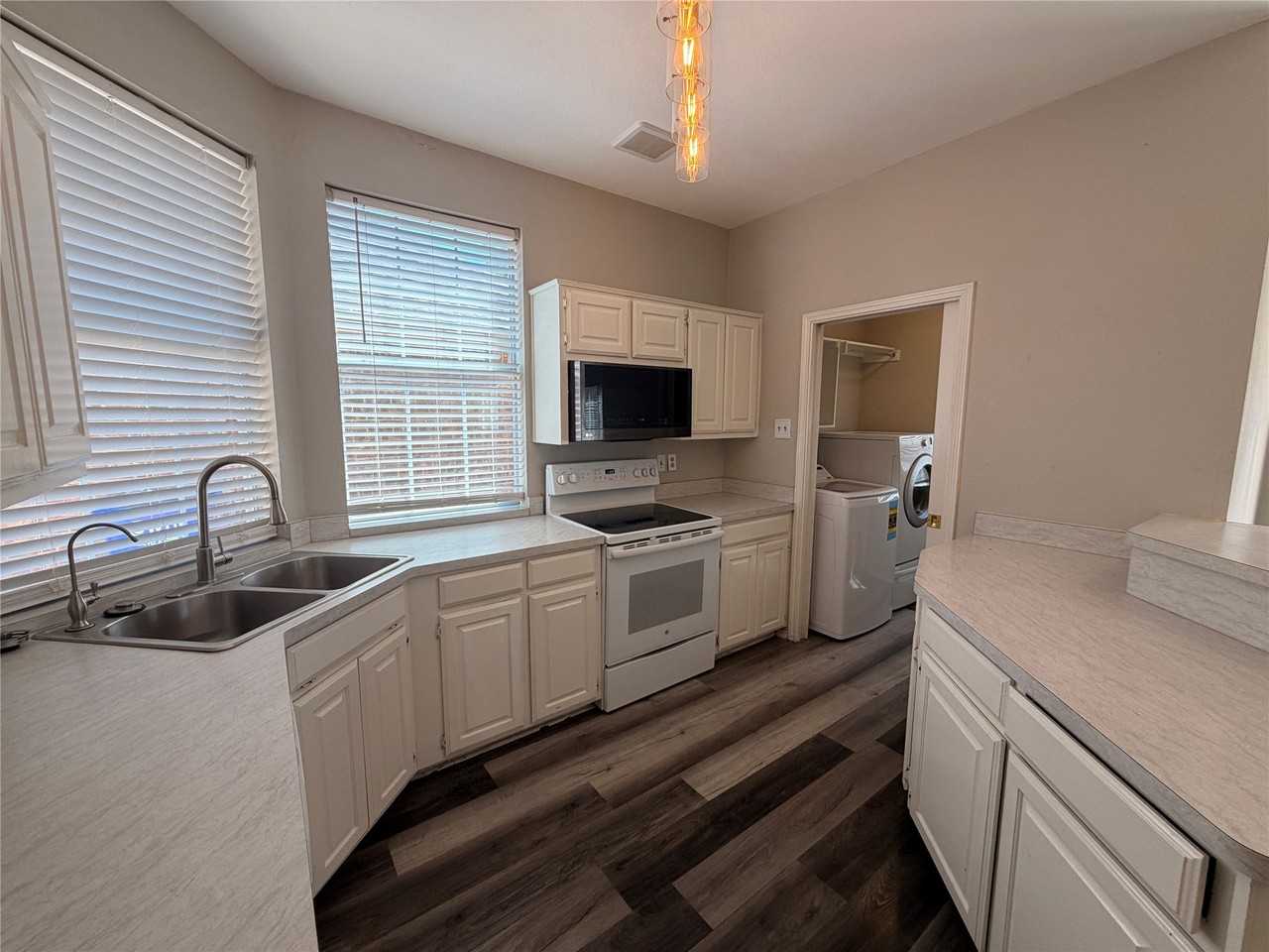 342 Arbor Ct - Photo 6 of 19