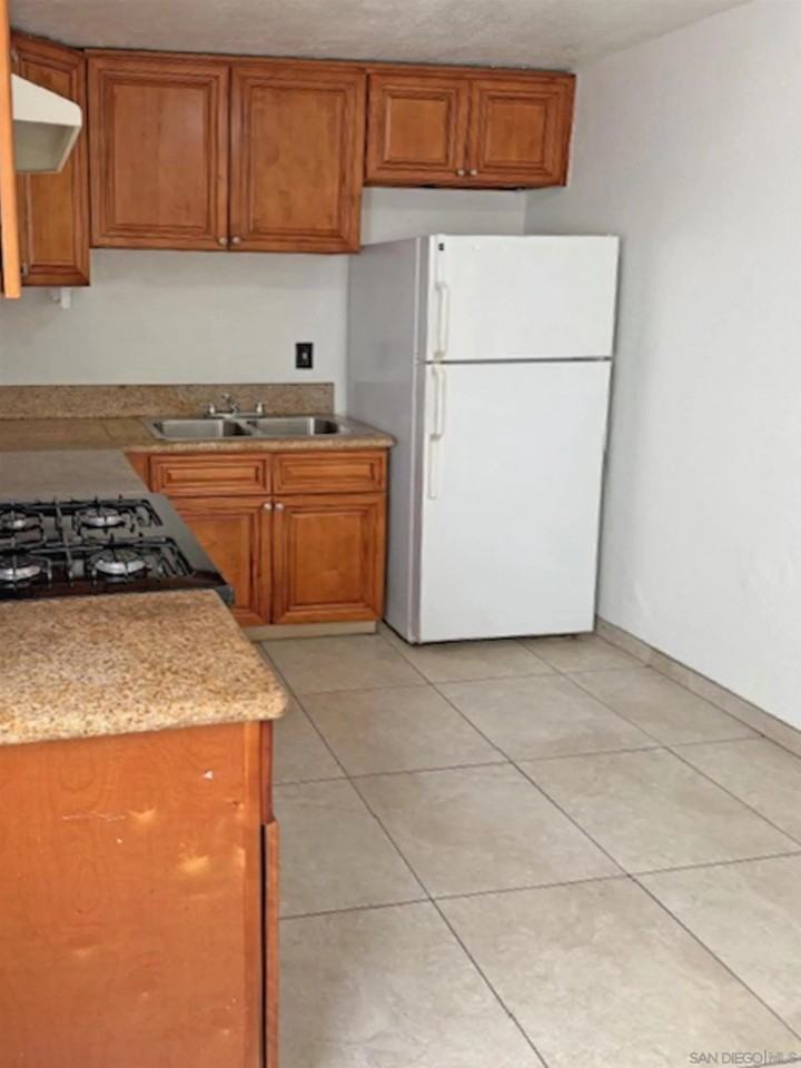 1161 13th St - Photo 3 of 10