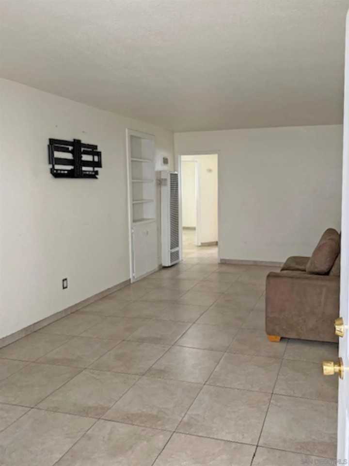 1161 13th St - Photo 4 of 10
