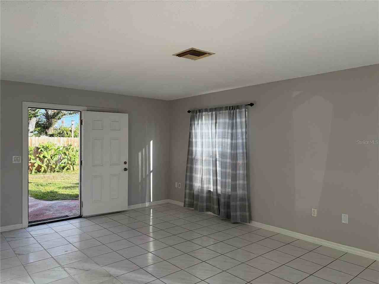 5219 31st Street Ct E - Photo 3 of 11