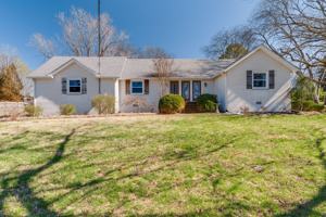 featured image of 100 Bluegrass Cv
