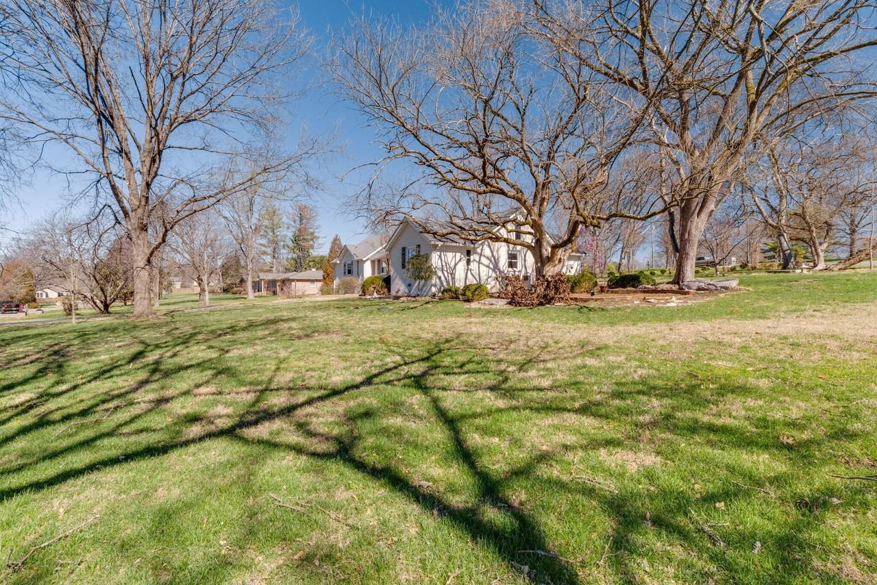 100 Bluegrass Cv - Photo 4 of 35