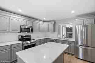 12087 Edgemere Cir - Photo 1 of 1