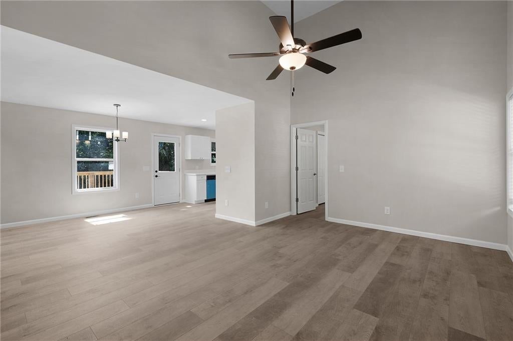 135 Holly Creek Dr - Photo 3 of 17