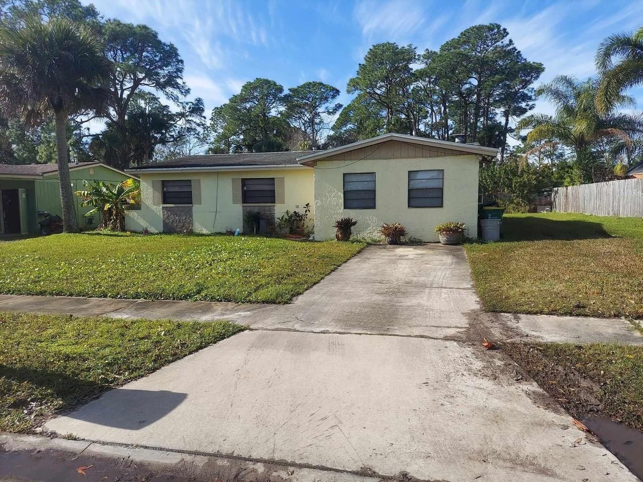 1070 Lee Ave