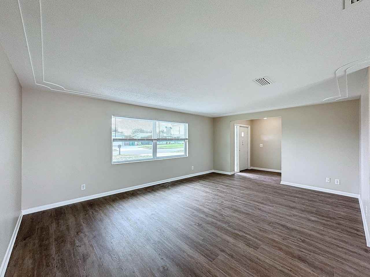 1545 Polaris St - Photo 7 of 23