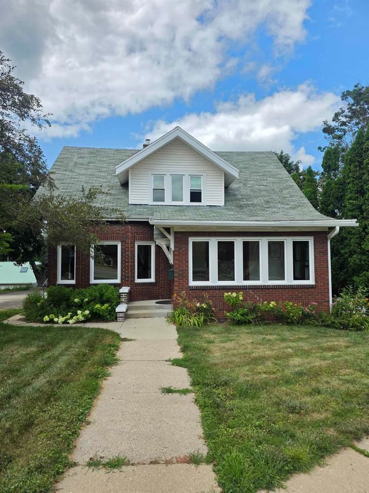 506 Springdale St - Photo 2 of 23
