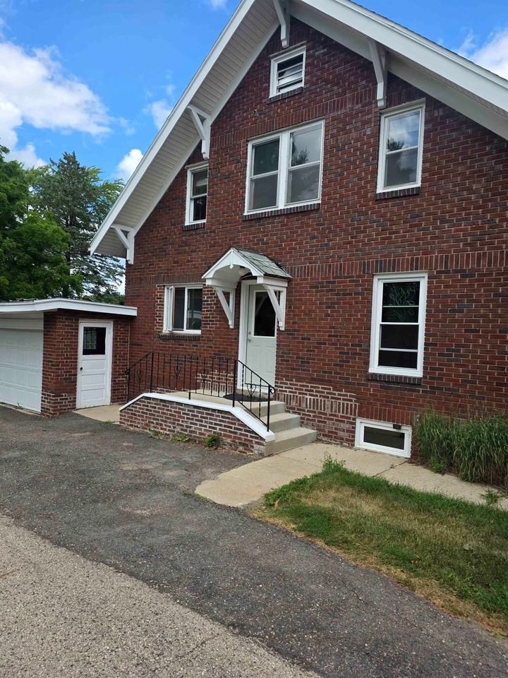 506 Springdale St - Photo 4 of 23