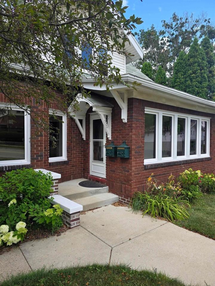 506 Springdale St - Photo 5 of 23