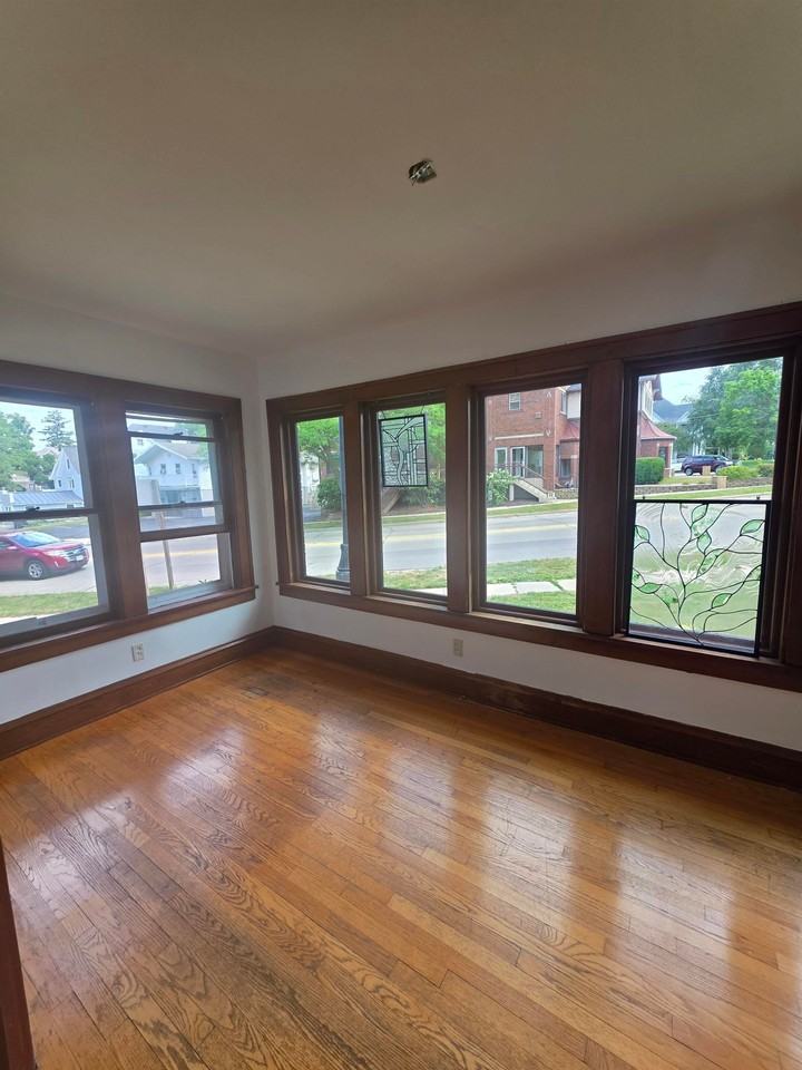 506 Springdale St - Photo 7 of 23