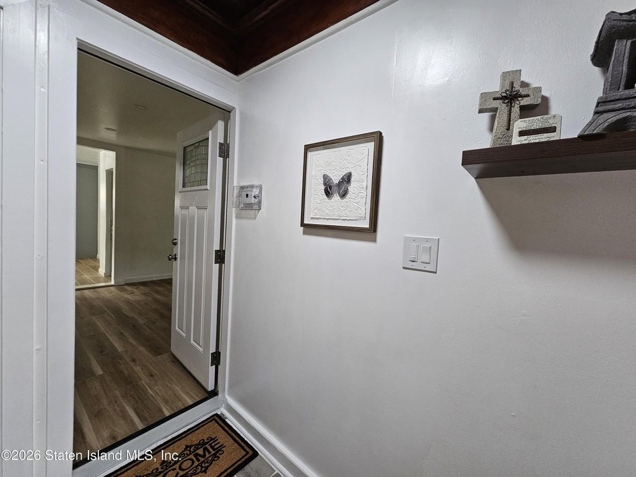 270 Saint John Ave - Photo 2 of 9