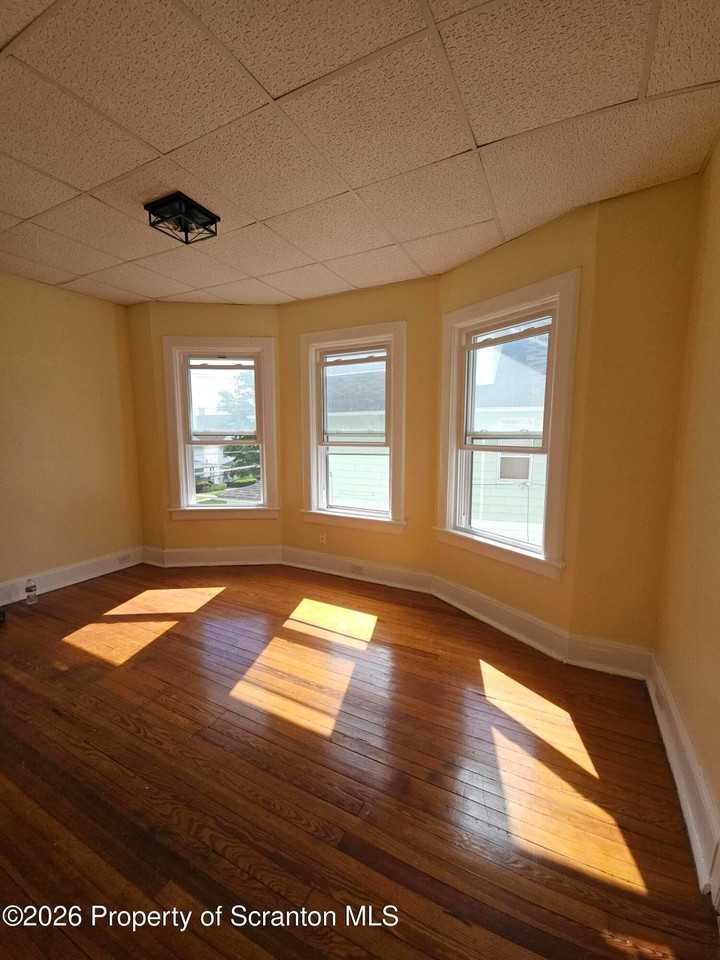 1327 Oram St - Photo 3 of 17