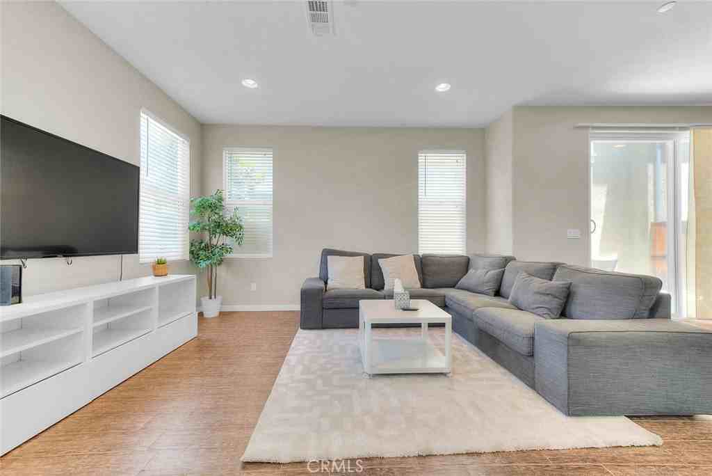 8836 Banyan - Photo 4 of 50