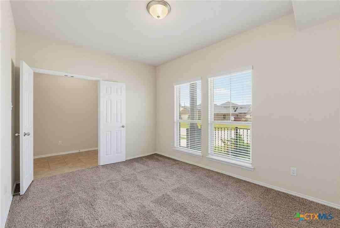 224 Bainbridge Rd - Photo 2 of 15