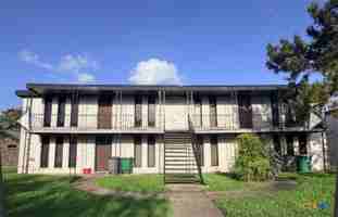 featured image of 604 Sherwood Dr #D