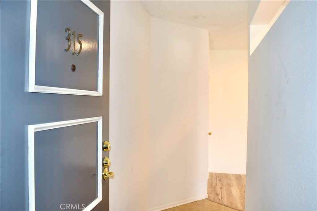 26816 Claudette St - Photo 4 of 38