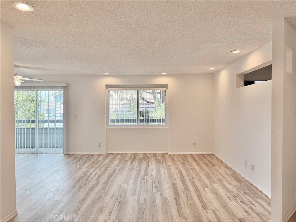 26816 Claudette St - Photo 6 of 38