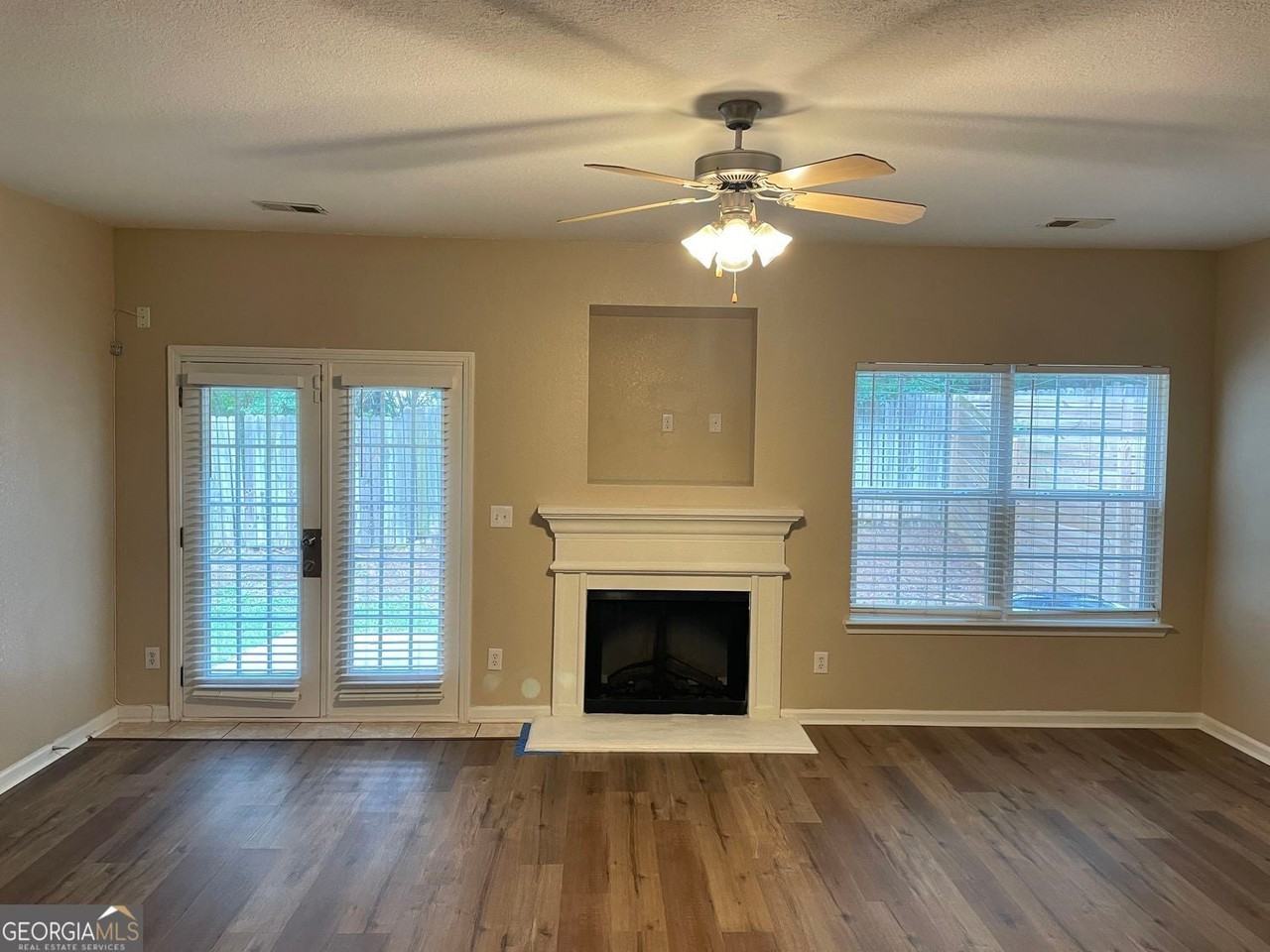 5092 Windsor Forrest Ln - Photo 5 of 18