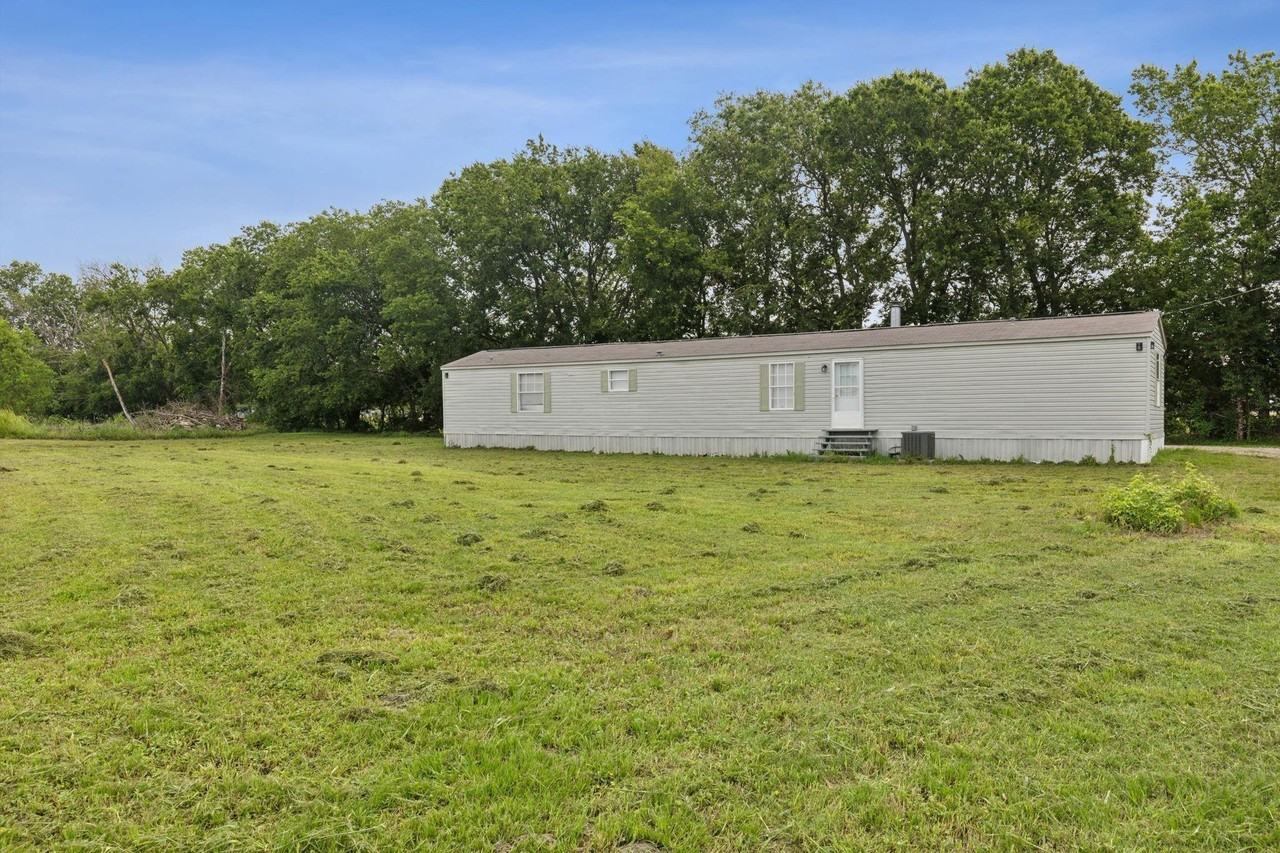 1946 County Road 2290 - Photo 2 of 24
