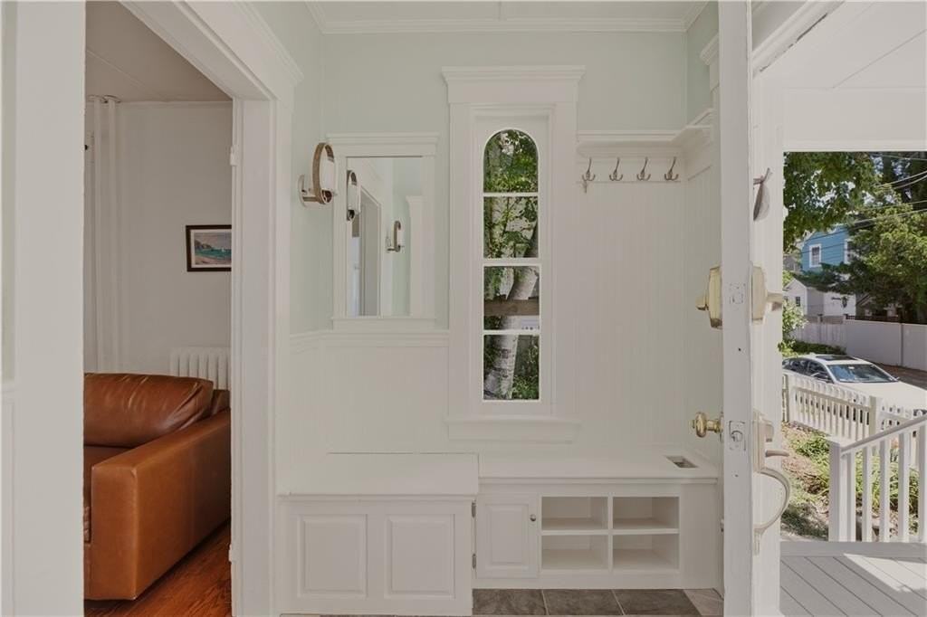 21 Clinton Ave - Photo 3 of 26