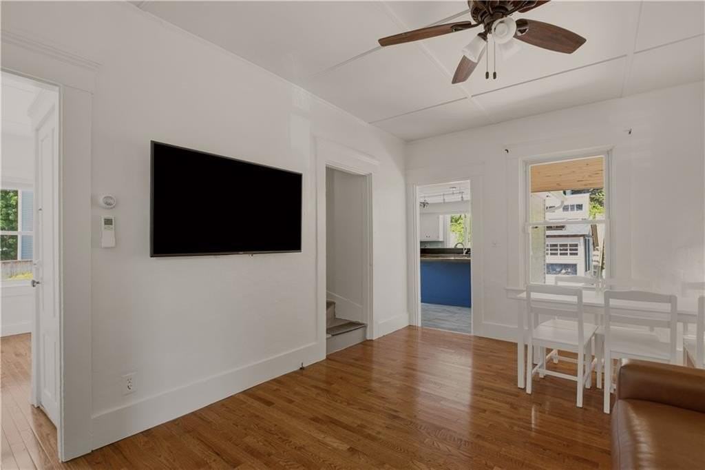 21 Clinton Ave - Photo 7 of 26