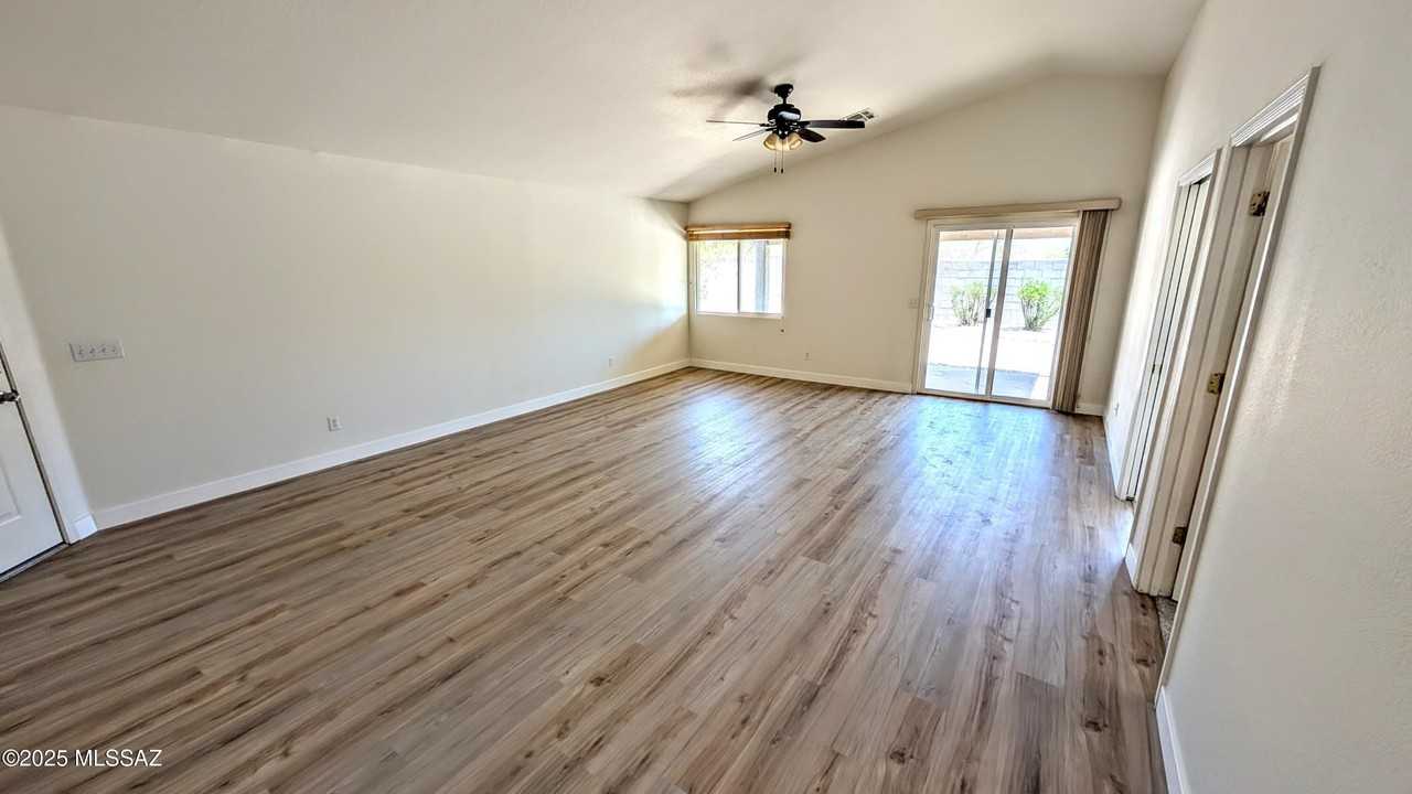 13212 N Classic Overlook Ct - Photo 2 of 19