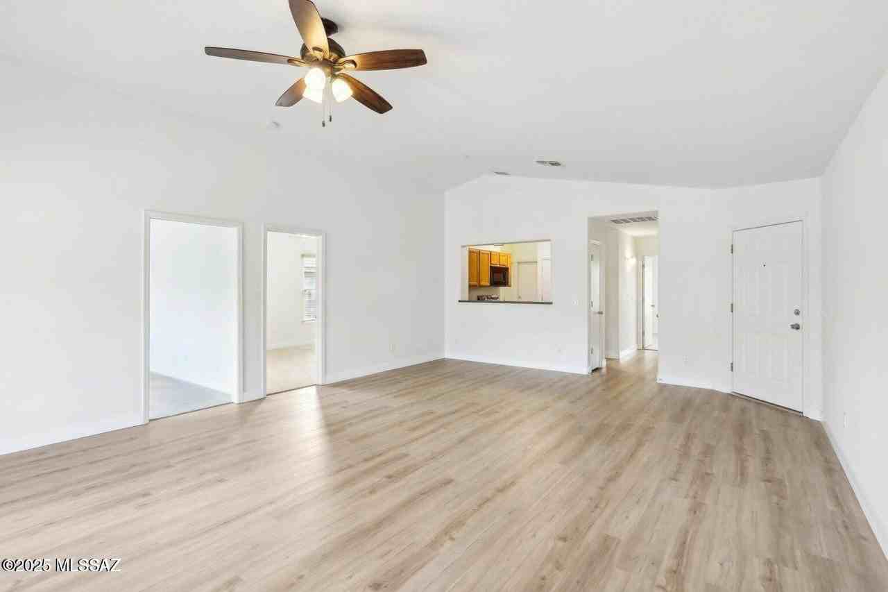 13212 N Classic Overlook Ct - Photo 4 of 19