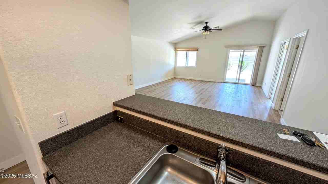13212 N Classic Overlook Ct - Photo 5 of 19