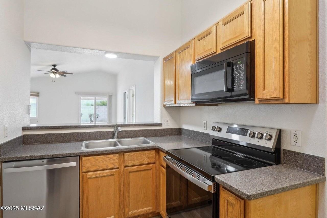13212 N Classic Overlook Ct - Photo 7 of 19