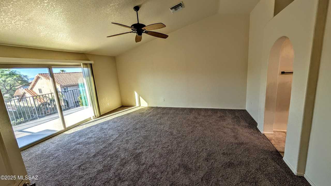 1061 W Antelope Creek Way - Photo 5 of 18