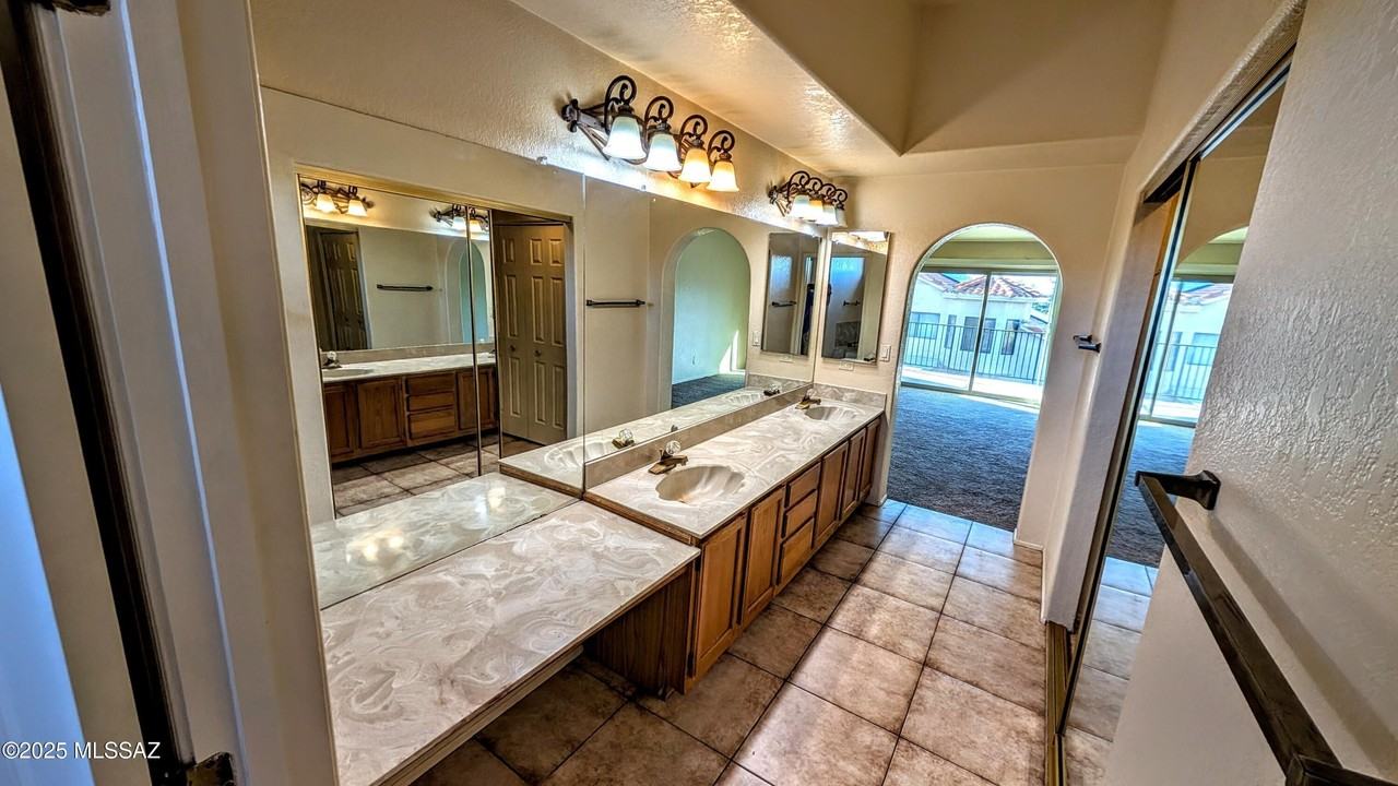 1061 W Antelope Creek Way - Photo 6 of 18