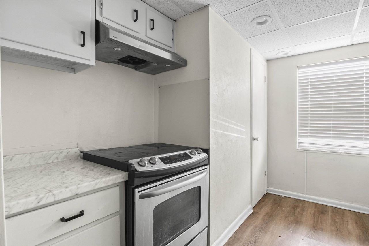 2325 W Pensacola St #121 - Photo 6 of 15