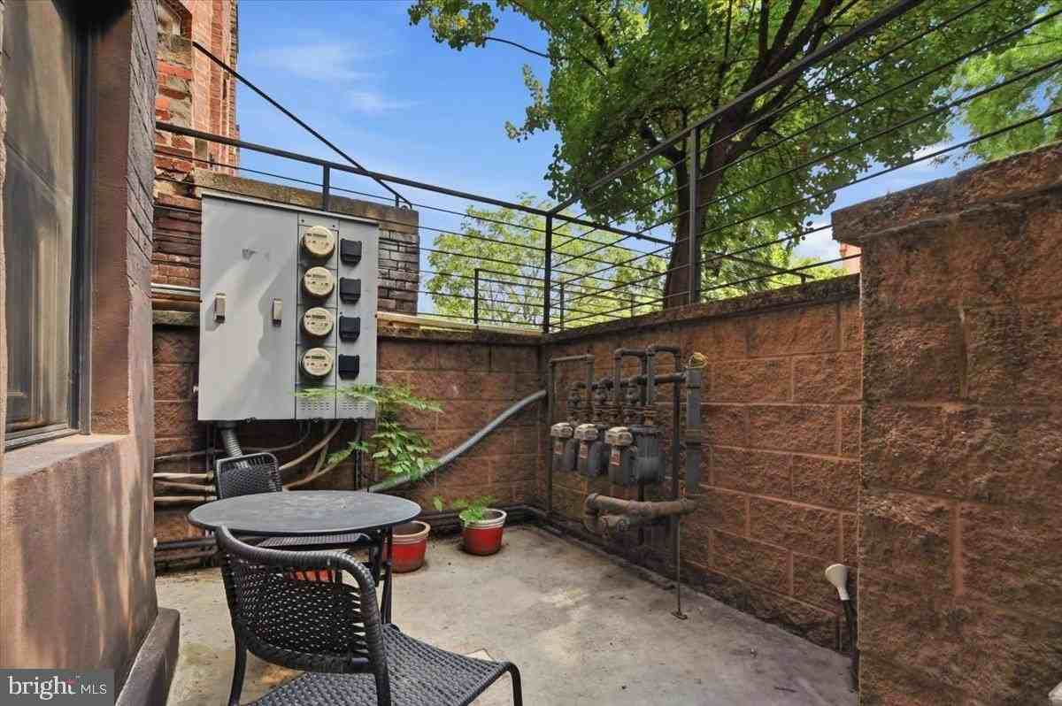 3222 13th St Nw #1 - Photo 4 of 27