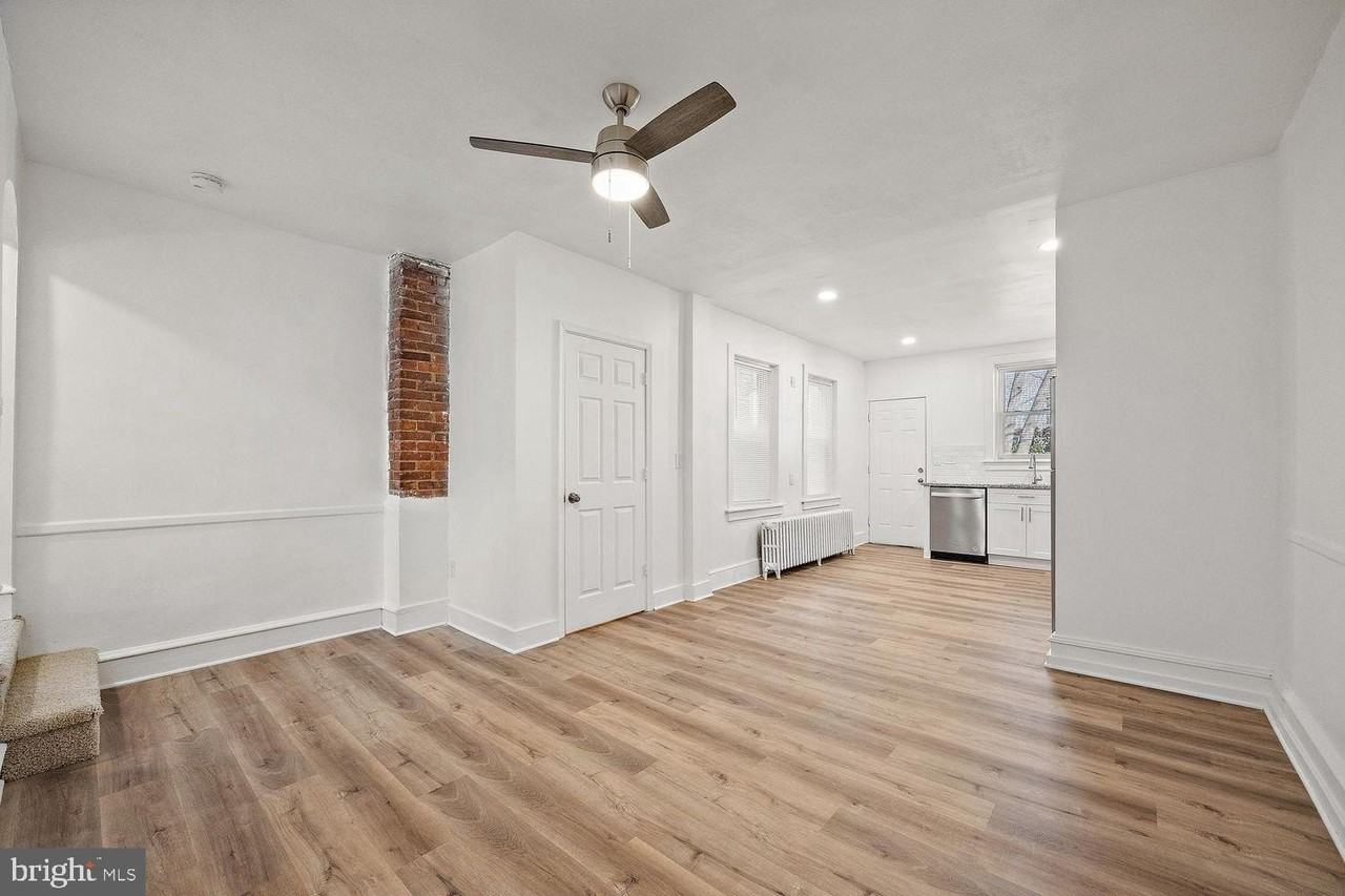 1715 W 8th St - Photo 5 of 17