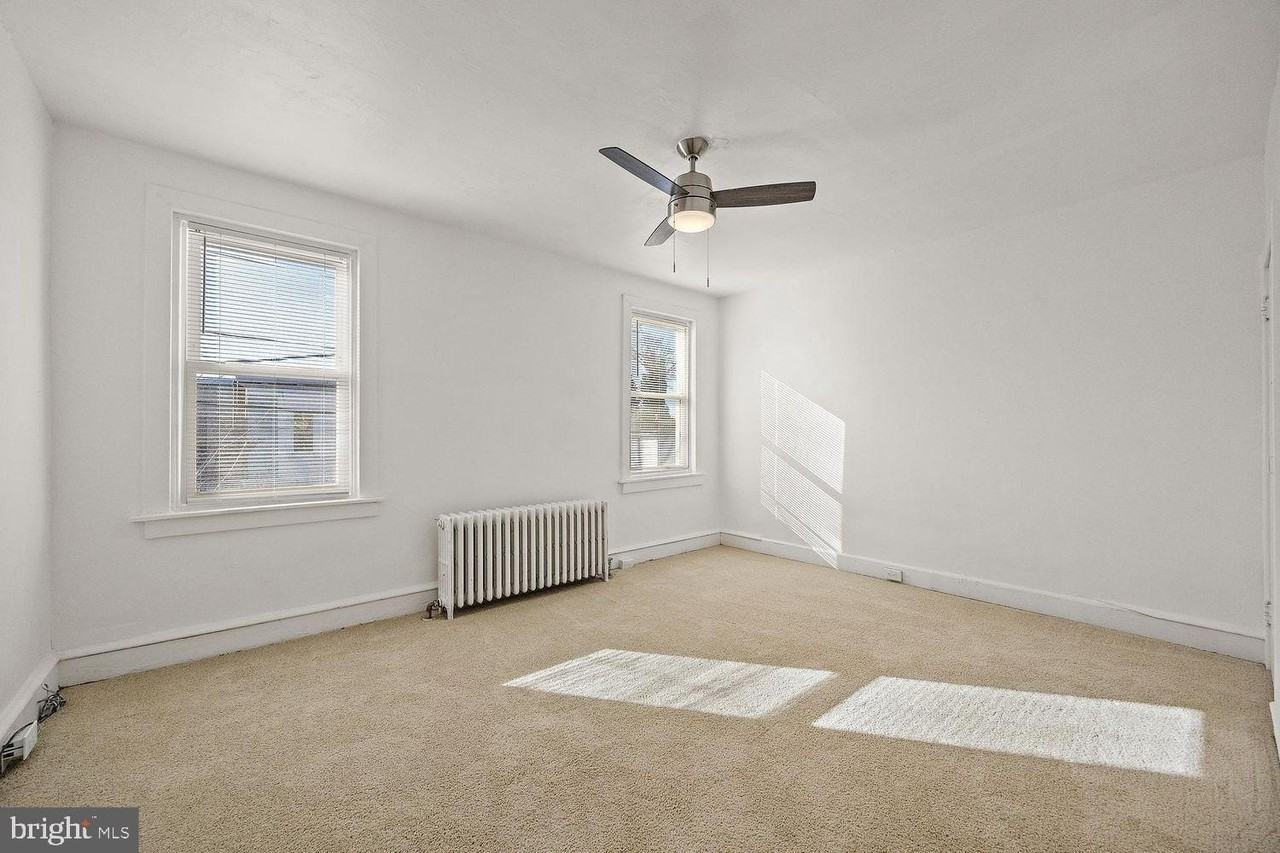 1715 W 8th St - Photo 7 of 17