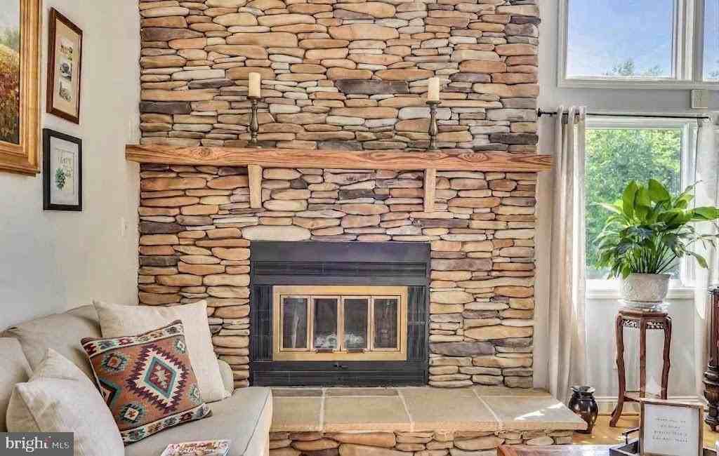 1898 Pleasant Plains Rd - Photo 6 of 19