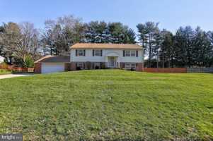 featured image of 3229 Ramblewood Rd