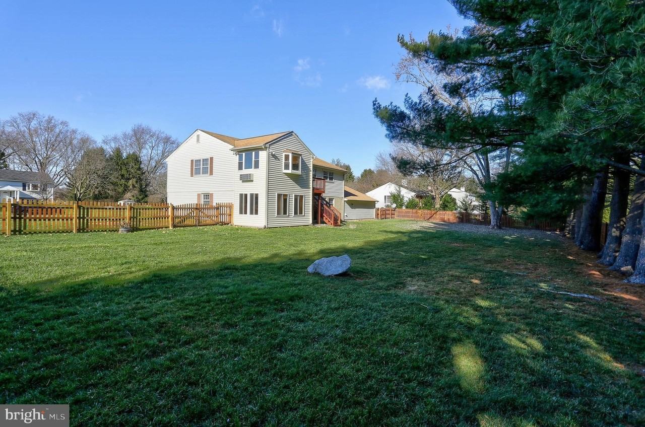 3229 Ramblewood Rd - Photo 2 of 27
