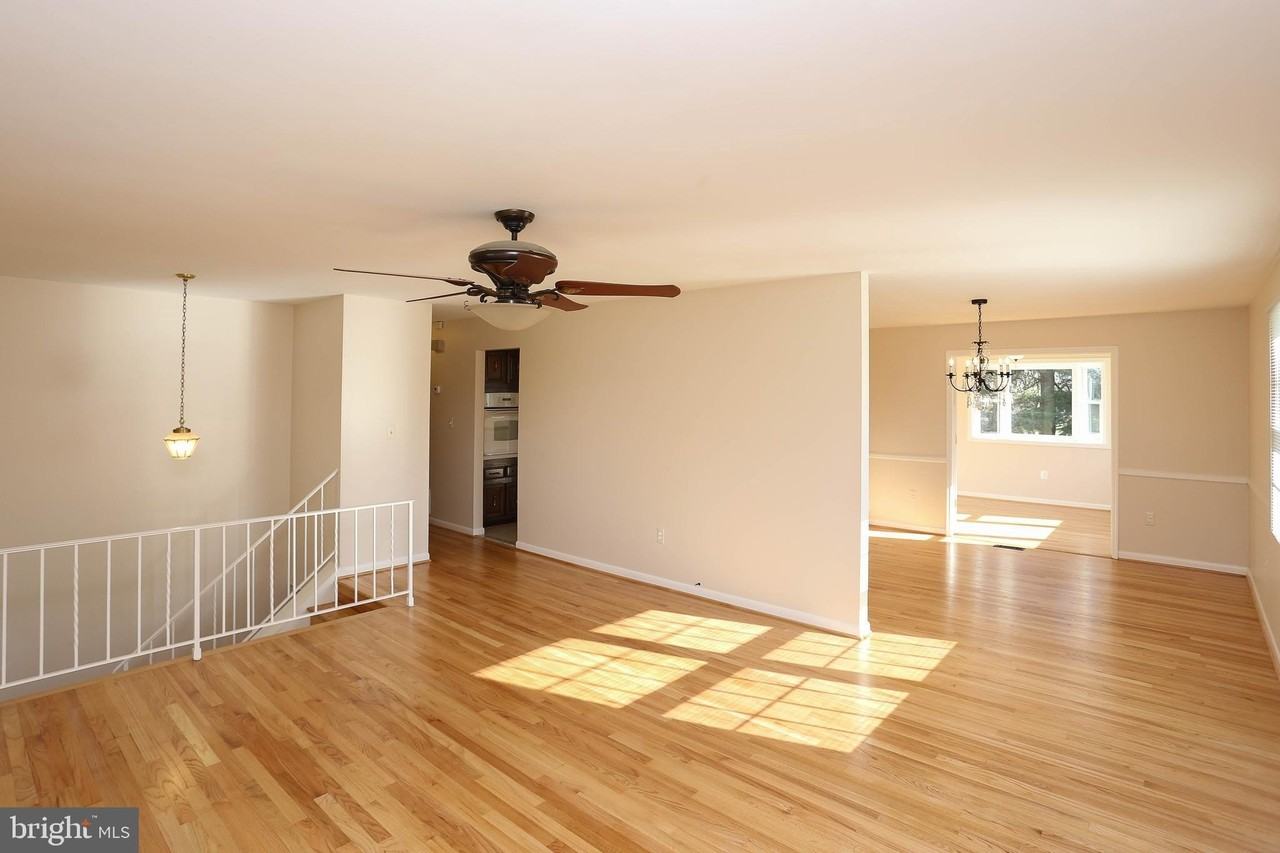 3229 Ramblewood Rd - Photo 4 of 27