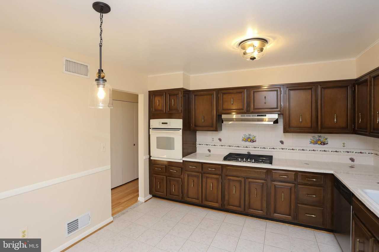 3229 Ramblewood Rd - Photo 6 of 27