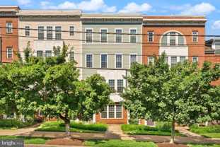 242 N Summit Ave - Photo 1 of 1