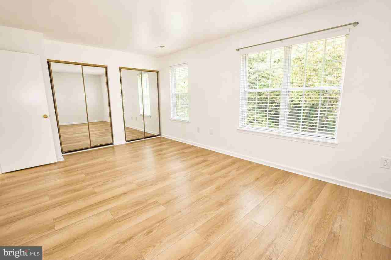 10237 Green Holly Ter - Photo 7 of 21