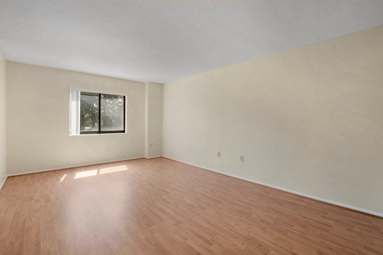 15115 Interlachen Dr #112 - Photo 6 of 15
