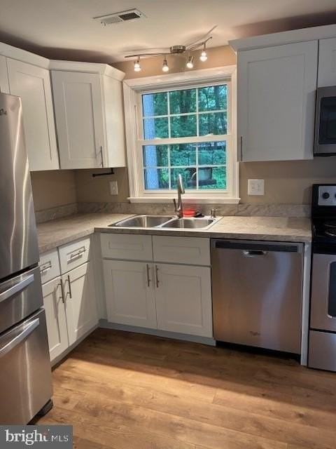 21715 Genesta St - Photo 5 of 24