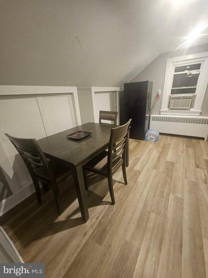 1030 Lindberg Dr #B - Photo 2 of 9