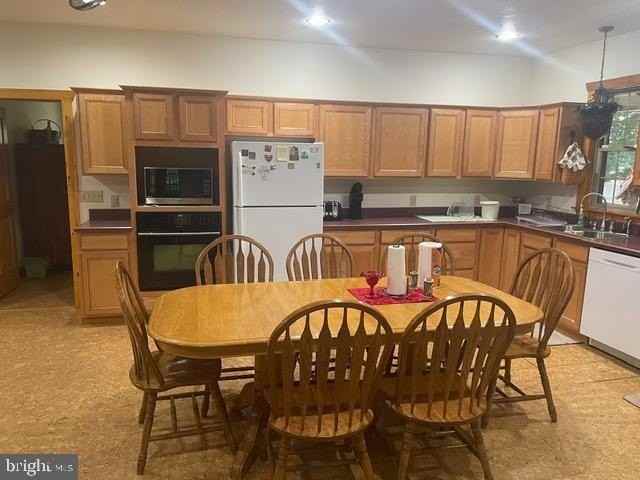 2785 Cold Spring Rd - Photo 5 of 27