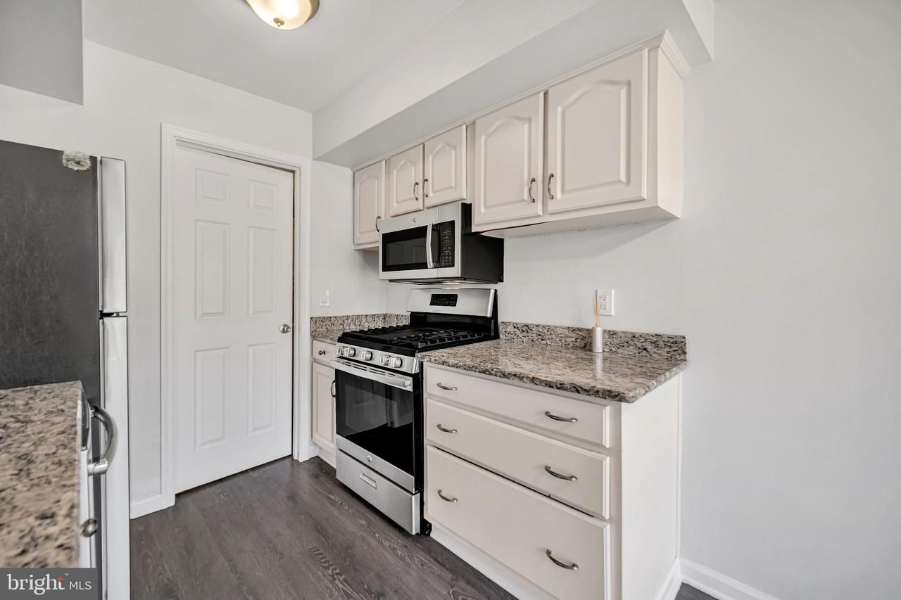 107 Lexington Ct - Photo 7 of 17