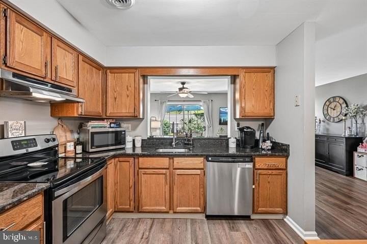 184 Victoria Ct - Photo 3 of 22