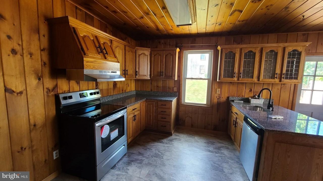 3213 WALNUT Street - Photo 3 of 21